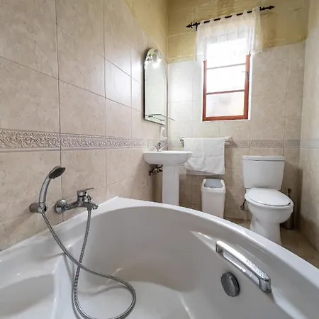 Ta Gorga Farmhouse With Private Pool